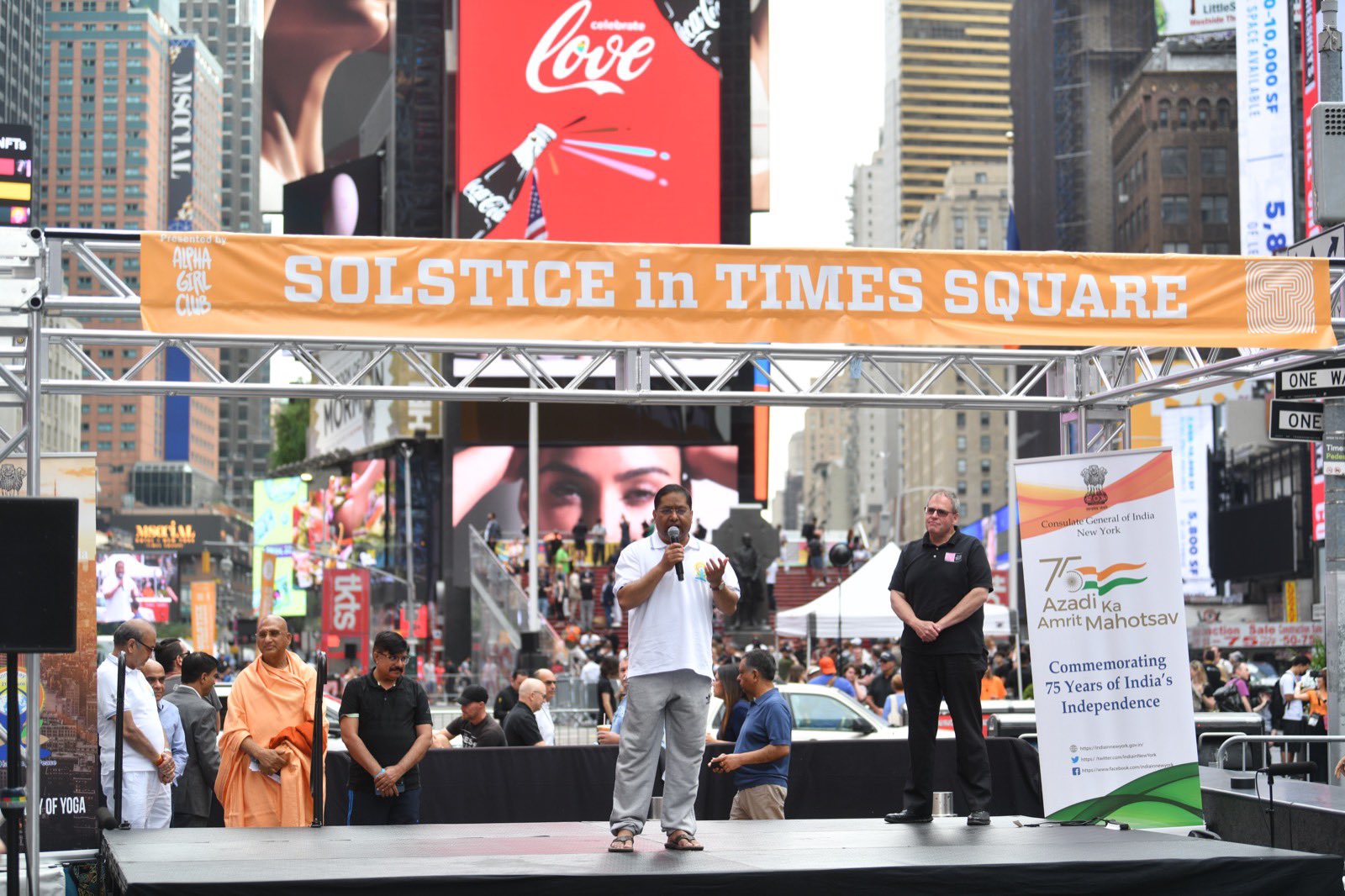 CG speaking at Solstice in Times Square